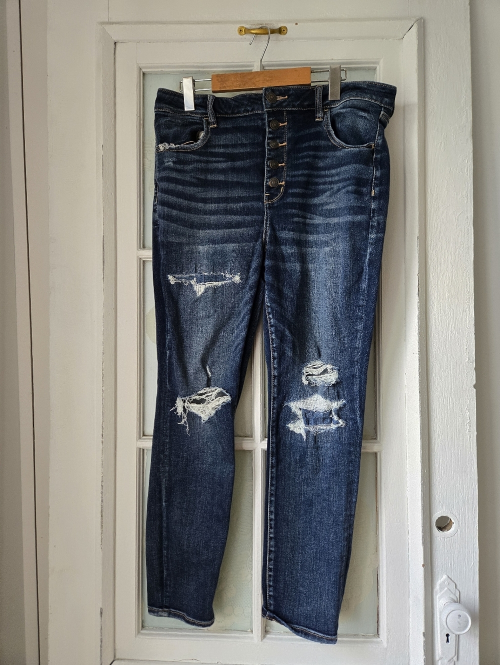 American Eagle Distressed Button Fly Skinny Jeans 18